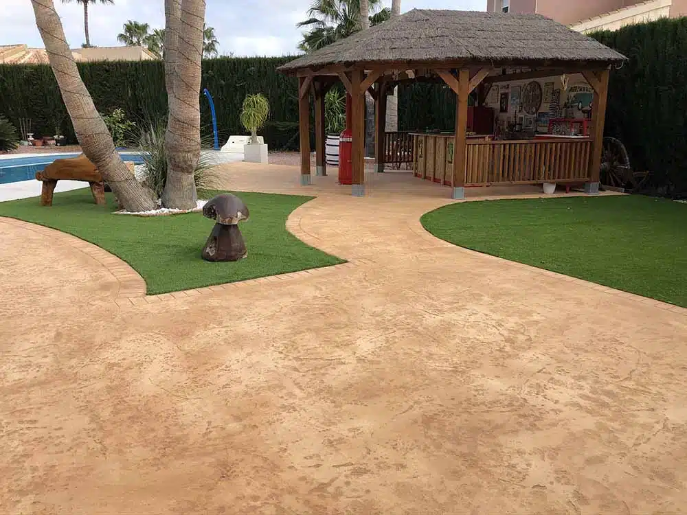 hormigon impreso para jardines